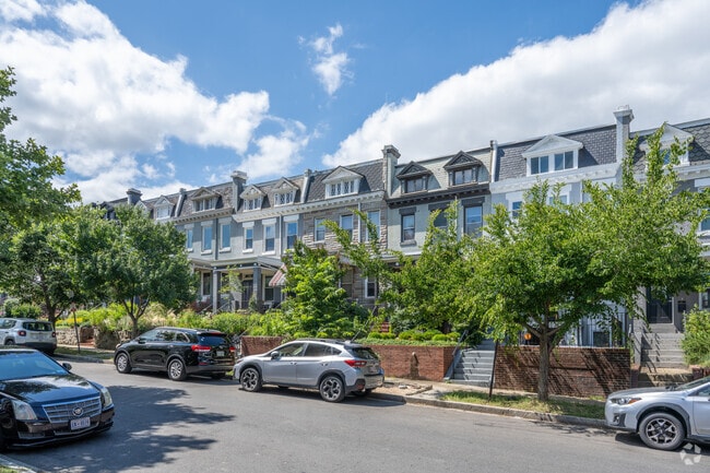 Most of the homes in Eckington are row homes like these on Todd Pl NE.