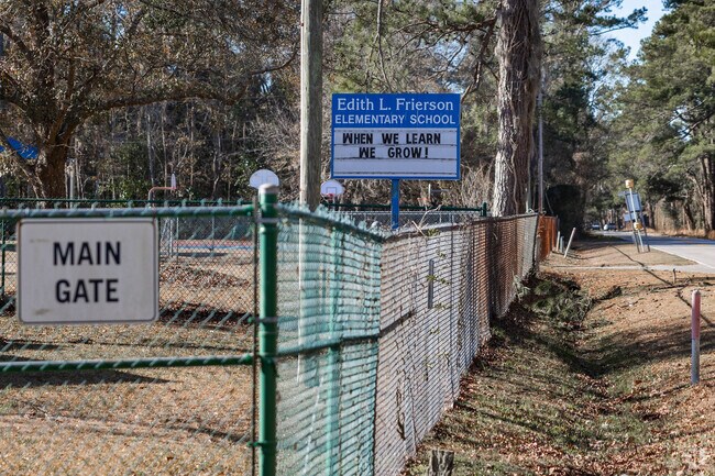 Welcome to Edith L. Frierson Elementary School in Wadmalaw Island.