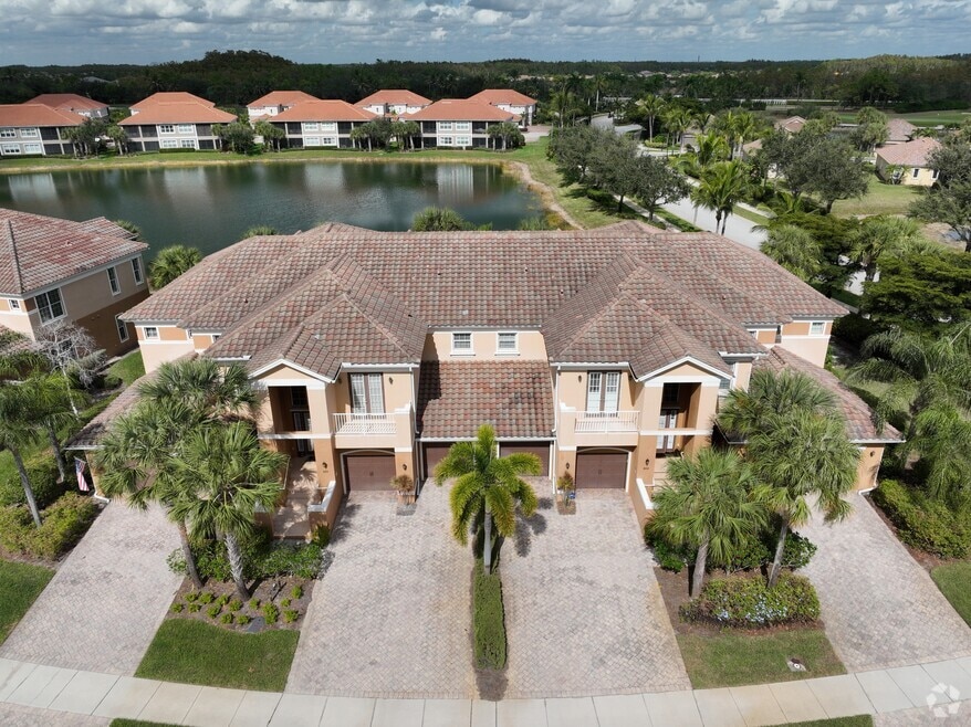10390 Glastonbury Cir unit 102, Fort Myers, FL 33913 - photo 2