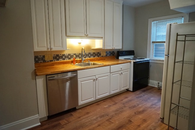 2200 Cottage Grove Ave, Cleveland Heights, OH 44118 - photo 7