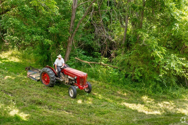 Homeowners around Columbia VA really take pride in their well-manicured lawns.