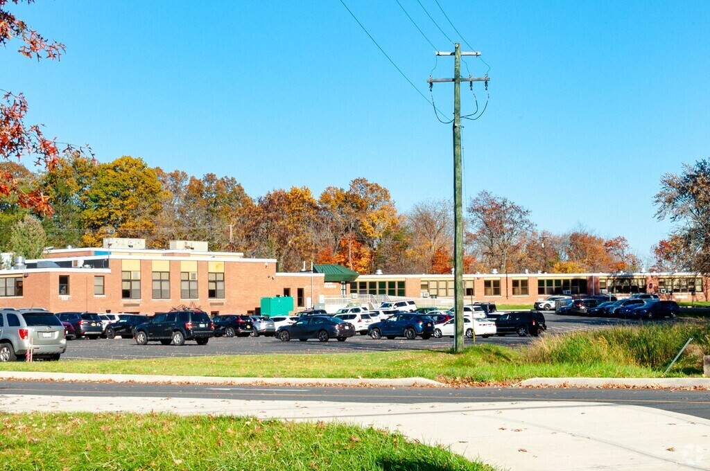 E J Russell Elementary School serves students in the Outlying Orange County community.