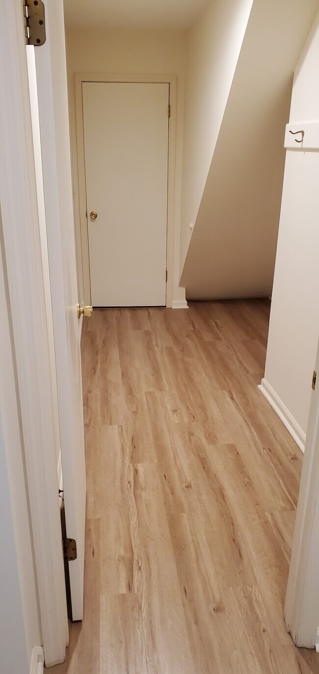 17 Intervale Ave unit 1st floor Intervale, White Plains, NY 10603 - photo 6