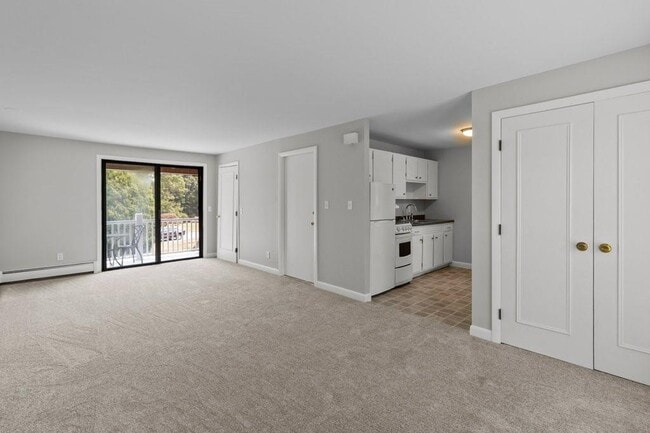 46 Fairway Ave unit 2, Tiverton, RI 02878 - photo 2