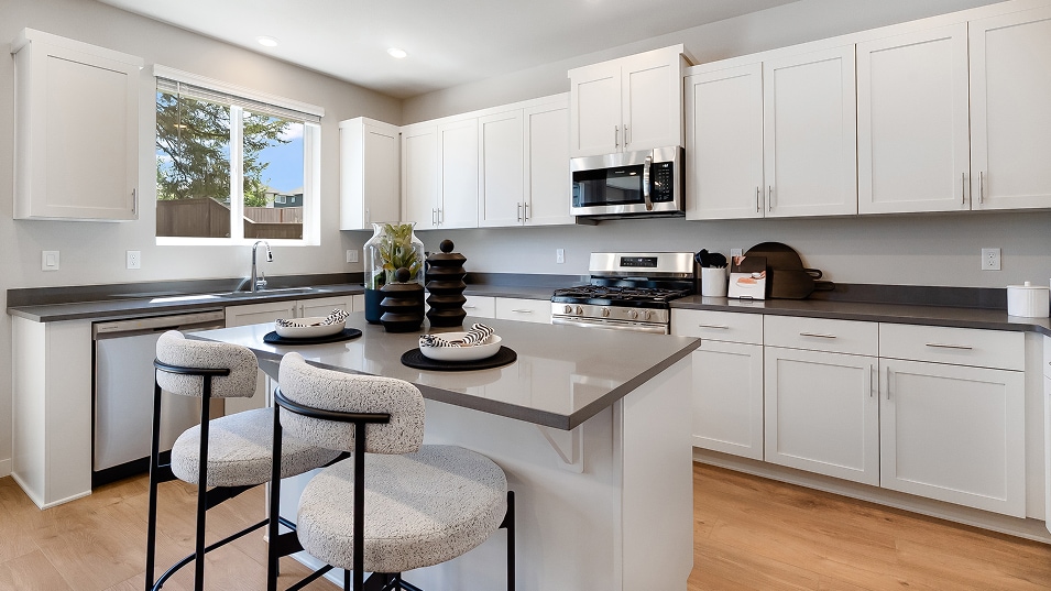 63233 Carly Ln, Bend, OR 97701 - photo 1