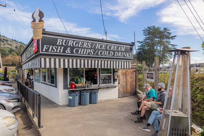 Parkside Snack Bar: A go-to for quick bites by Stinson Beach.