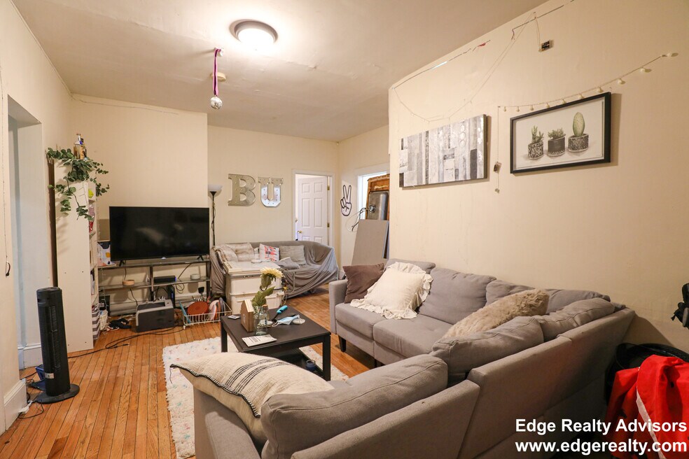 115 Freeman St unit 2, Brookline, MA 02446 - photo 1