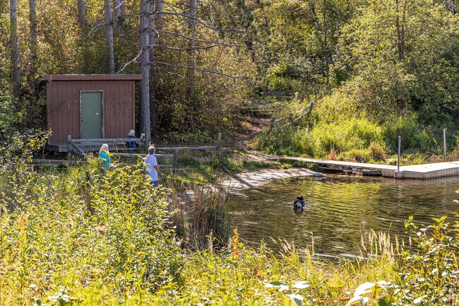 The pond at Hartley Park offers a dock and can be used for canoeing.