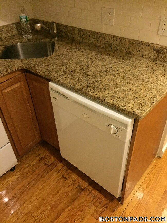 115 St Stephen St Unit B-2, Boston, MA 02115
