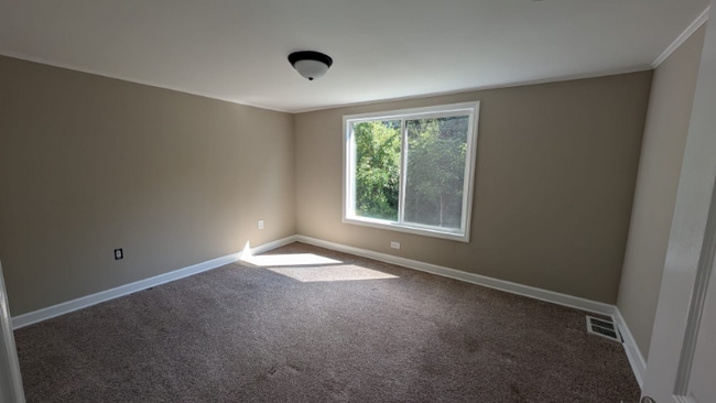 24 Clark St, Franklin, NH 03235 - photo 6