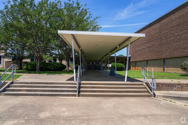 Powell Middle School serves students in grade 6 through 8.