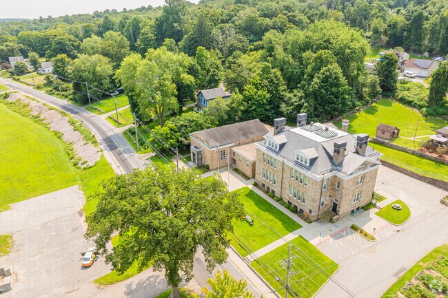 Palmer Academy, a public school located in Montville, CT, serves grade(s) 9-12 in Montville, CT