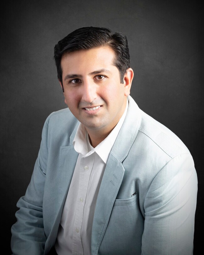 Agent Photo