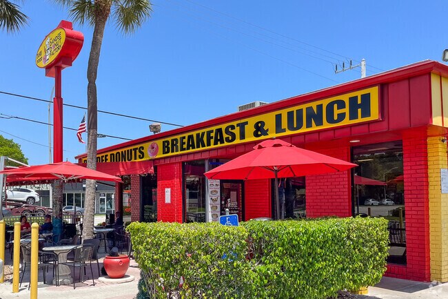 Dandees Donut Shop has been a staple for over 40 years in the Snug Harbor neighborhood.