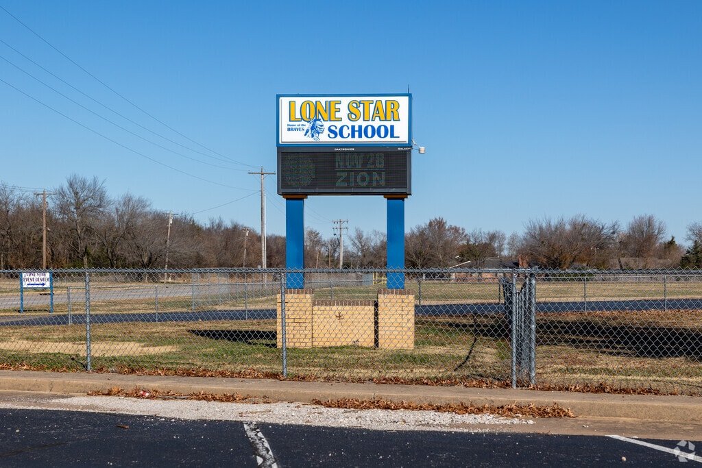 Lones star school is part of the Sapulpa neighborhood.