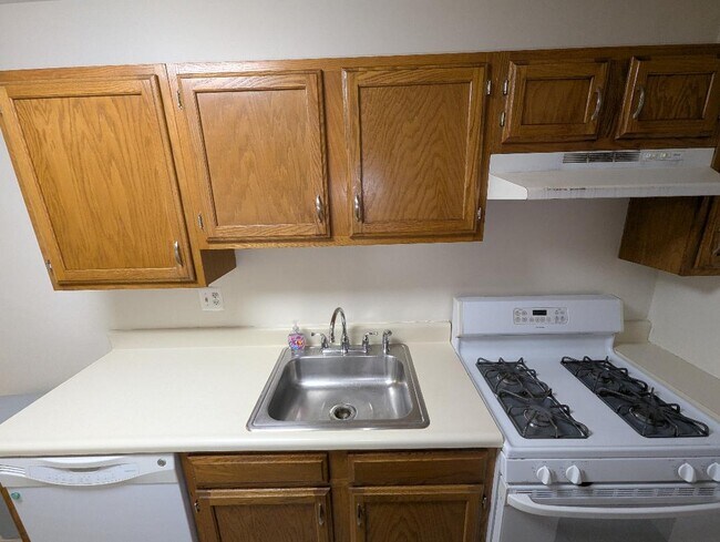 46 Prospect Ave unit 46 Prospect St. 2J, Norwalk, CT 06850 - photo 6