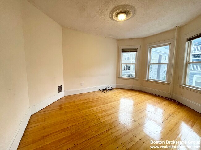 17 Sachem St unit 2, Roxbury Crossing, MA 02120 - photo 6