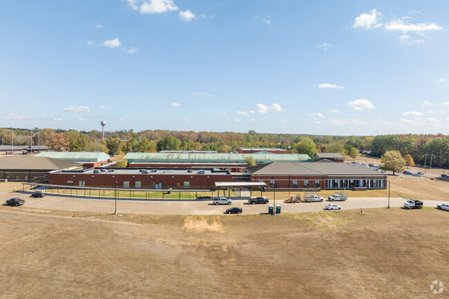 Terry High School serves students in grades 9th -12th.