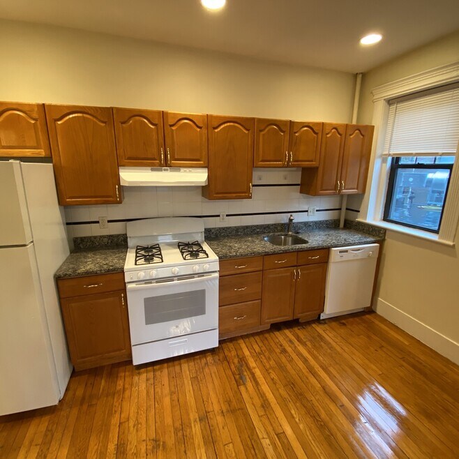 1412 Commonwealth Ave unit 7, Boston, MA 02134 - photo 1