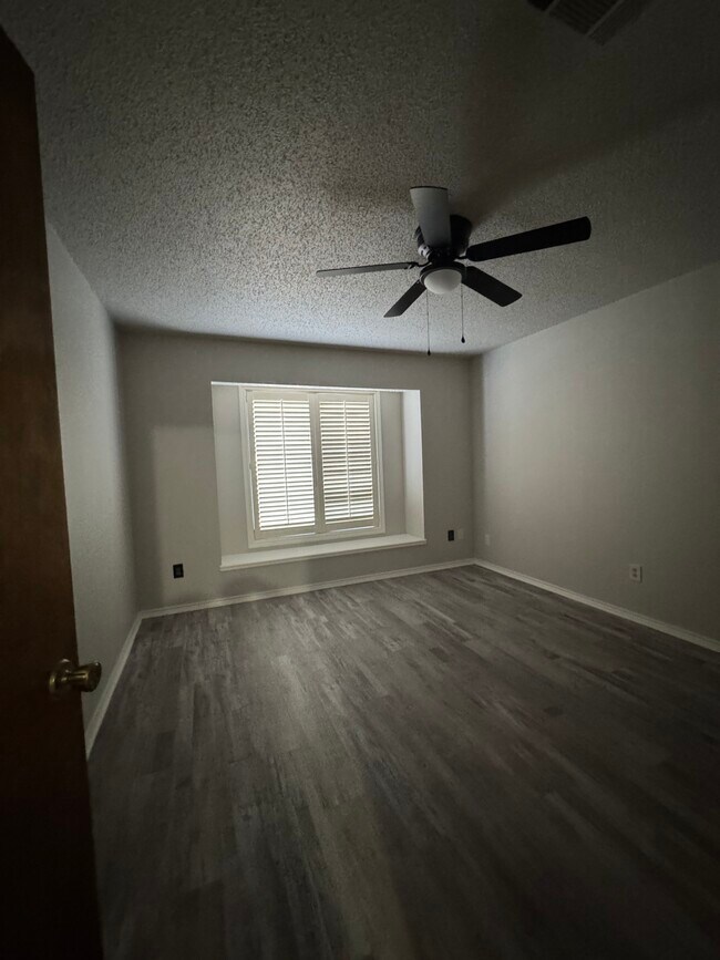 8608 Geneva Ave, Lubbock, TX 79423 - photo 4