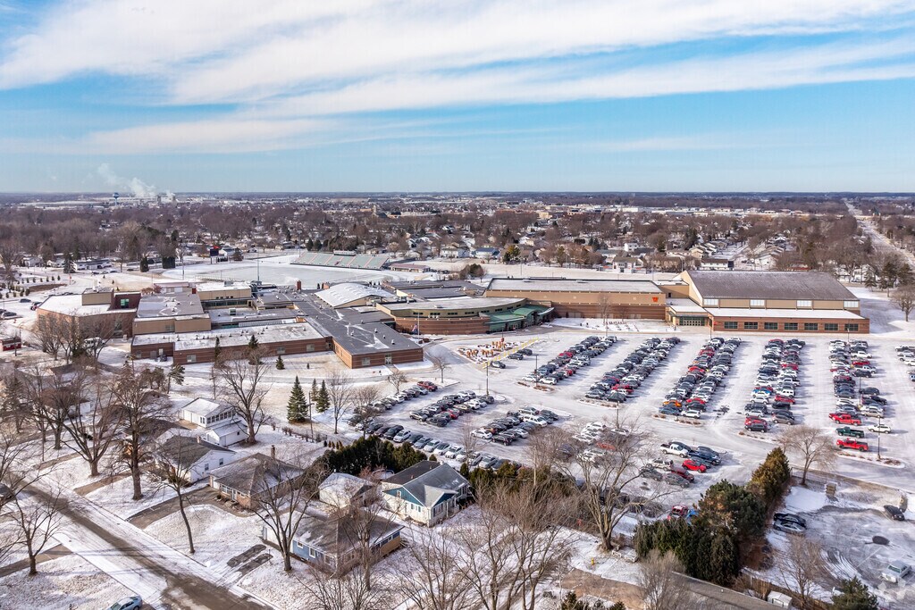 West De Pere High School scores an A by Niche.