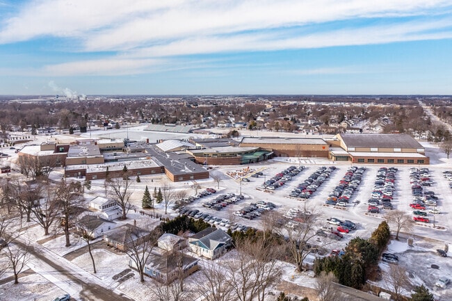 West De Pere High School scores an A by Niche.