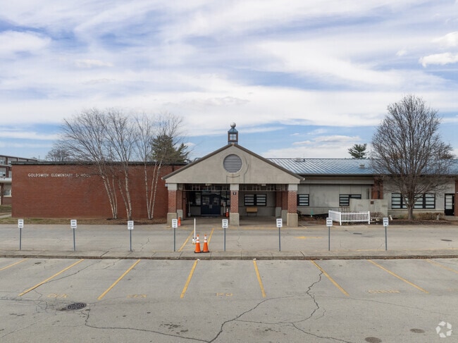 Goldsmith Elementary School has a 14-1 student to teacher ratio.