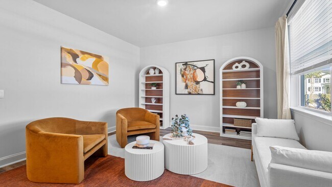 1052 Lakes Blvd, Brunswick, GA 31525 - photo 4