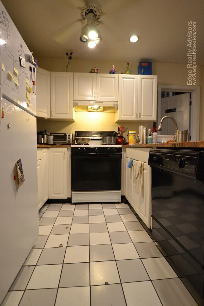 115 Freeman St unit 2, Brookline, MA 02446 - photo 4