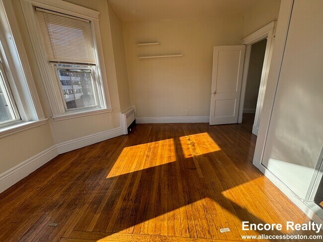 126 Warren St unit 35, Boston, MA 02119 - photo 5