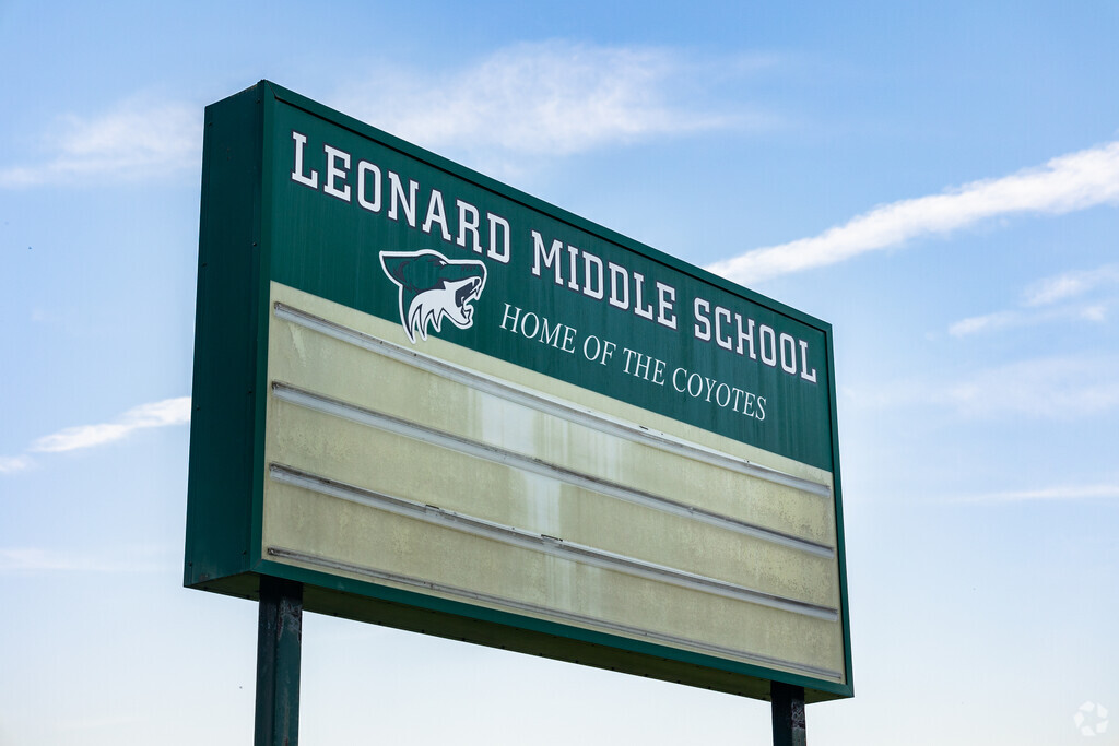 Leonard Middle School serves area students in grades 6-8.