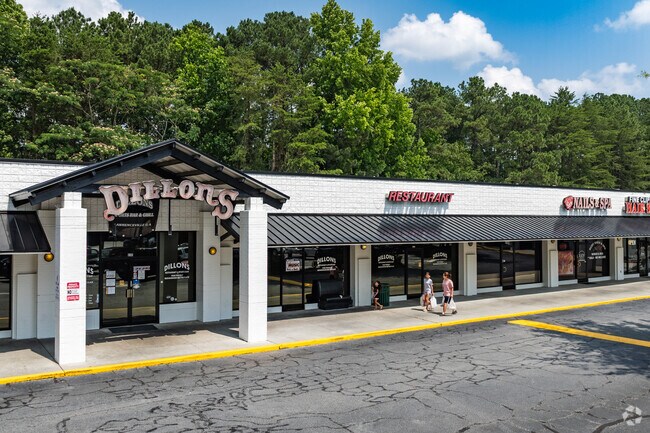 Shopping plazas like Dillons bring everyday convenience to residents of Lindmoor Woods–Valley Brook Estates.