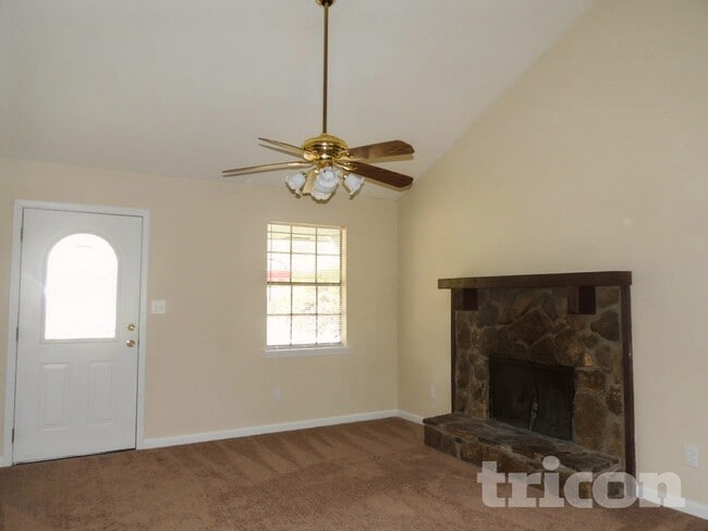 3888 Tree Bark Ln SW, Snellville, GA 30039 - photo 2