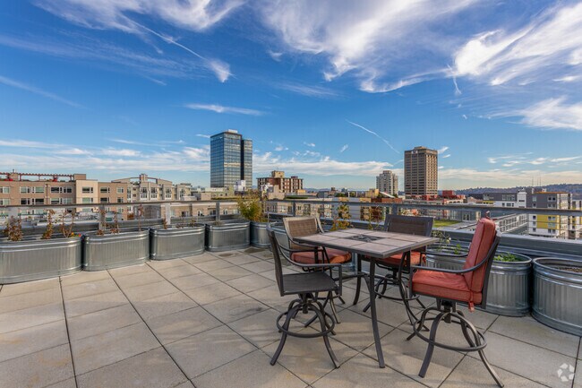 50th & Roosevelt, Seattle, WA 98105 - photo 5