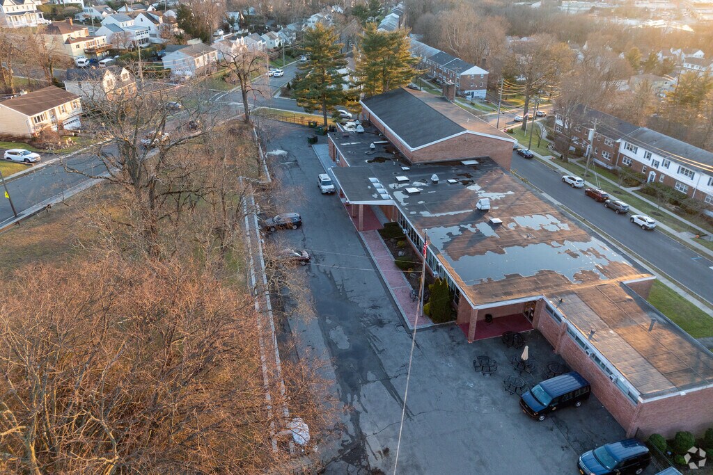 The Reach Academy is a public high school.