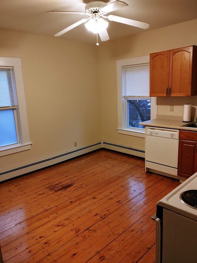 29 Gorham St unit 2, Waltham, MA 02453 - photo 3