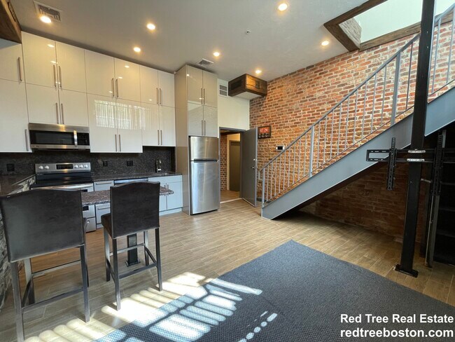 1030 Commonwealth Ave, Boston, MA 02215 - photo 3