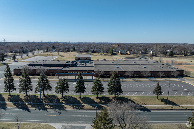 Rice Lake Elementary School is located in Maple Grove, Minnesota.