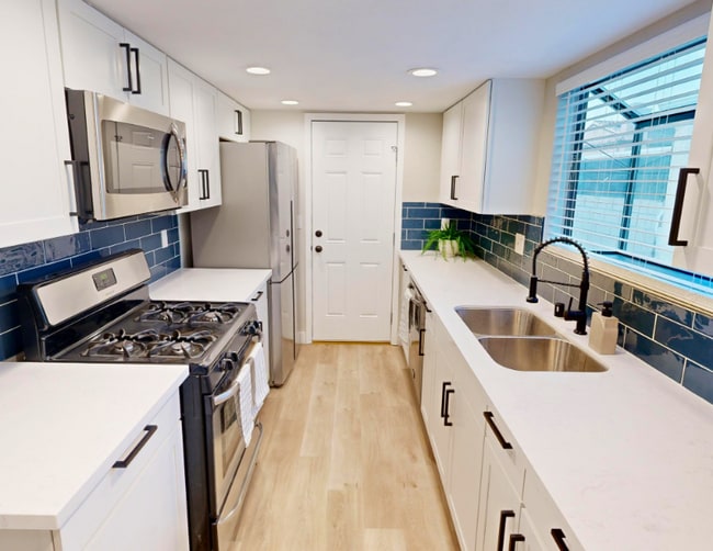 7804 Sparkle Ave, Las Vegas, NV 89145 - photo 6