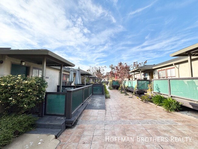 1160 Hearst Ave unit A, Berkeley, CA 94702 - photo 5