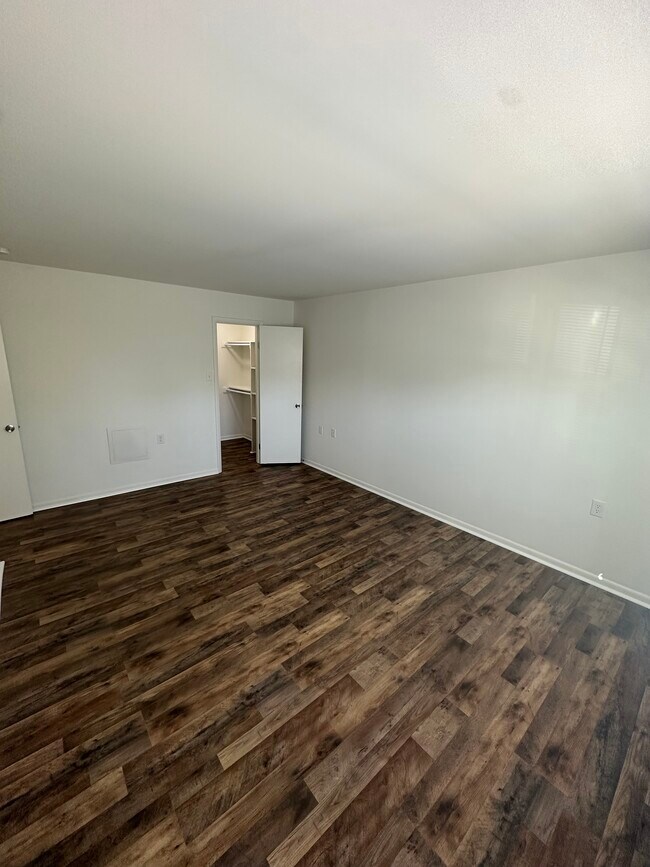 Foxcroft Village Apartments 600 Foxcroft Ave, Martinsburg, WV