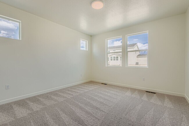 205 E Clear Granite Way, Eagle Mountain, UT 84005 - photo 5