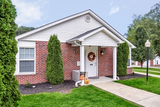 100 Robinson Dr, Paintsville, KY 41240