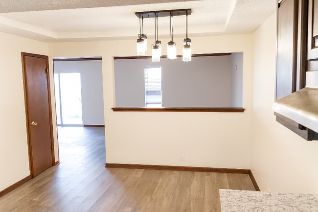 3519 Wynn Cir, Edmond, OK 73013 - photo 3