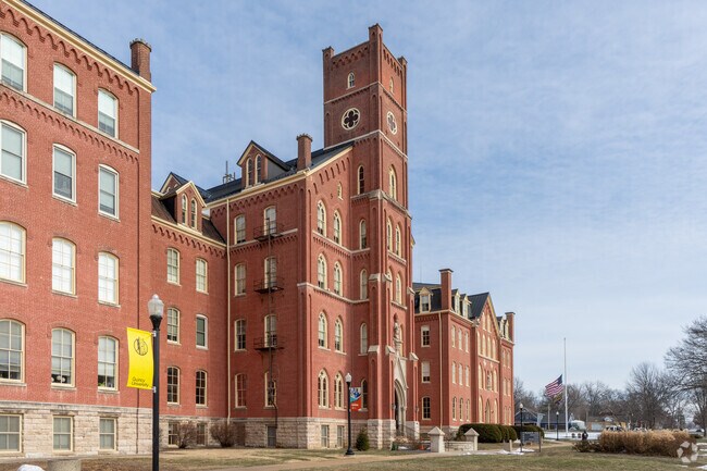 Quincy University is home to over 1,000 students and is the home of the Hawks.