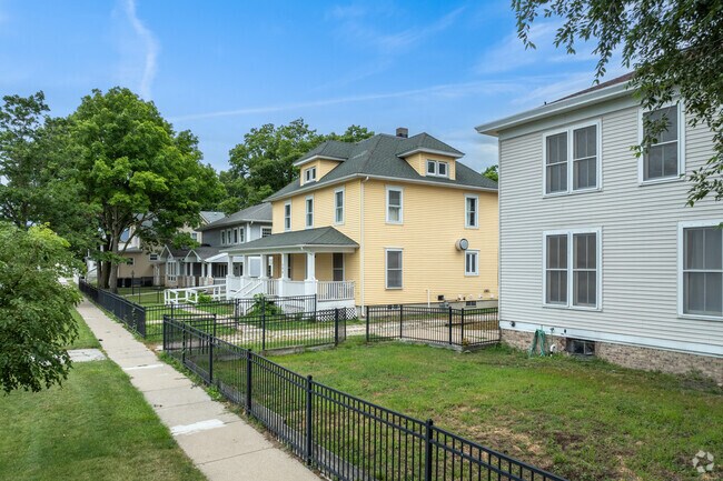 There are many beautiful two story American Foursquare homes in Hill Street East.