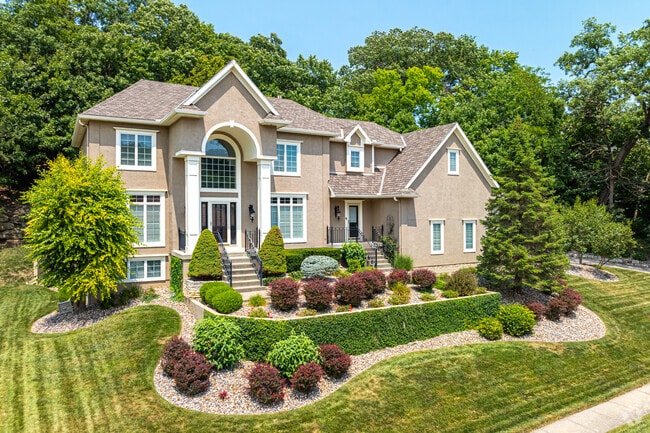 Contemporary ranch-style homes with large front yards are common in Ridgefield.
