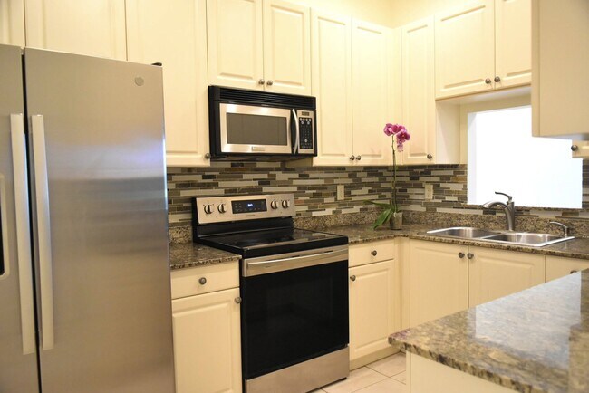 3240 Fairway Cir, Davie, FL 33328 - photo 6