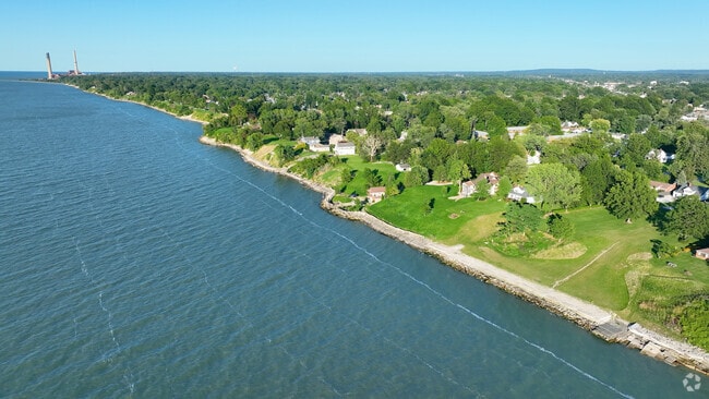 Neighborhood_Eastlake_Final_120723