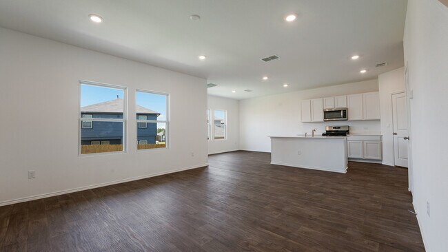 12207 Douglas Fir Cir, Mustang Ridge, TX 78610 - photo 4